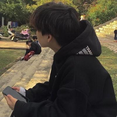 网红吃瓜头像男生,揭秘网络红人的神秘面纱  第2张